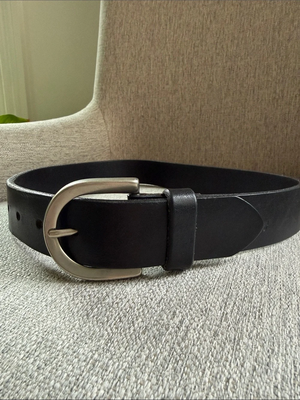 Old Navy Kids Belt Black w Silver Buckle Size 28 Unisex /Youth /Boys /Girls